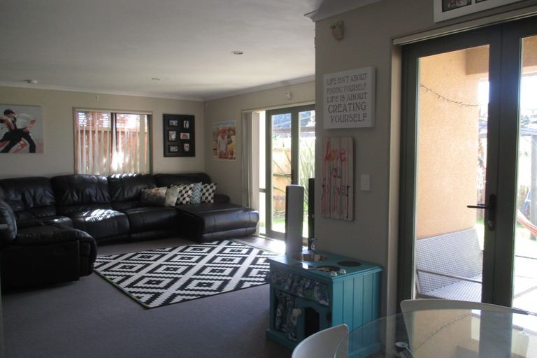 Photo of property in 25 Midshipman Court, Gulf Harbour, Whangaparaoa, 0930