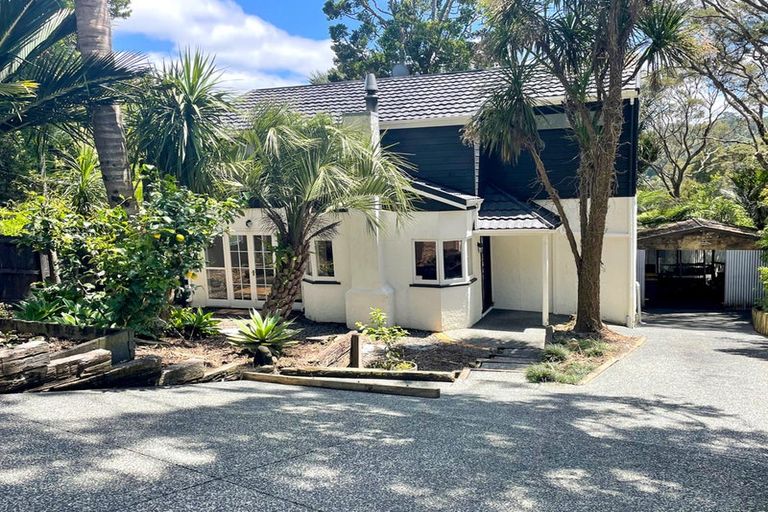 Photo of property in 755 West Coast Road, Oratia, Auckland, 0604