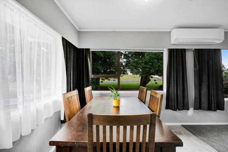 Photo of property in 5 Bronte Place, Whalers Gate, New Plymouth, 4310