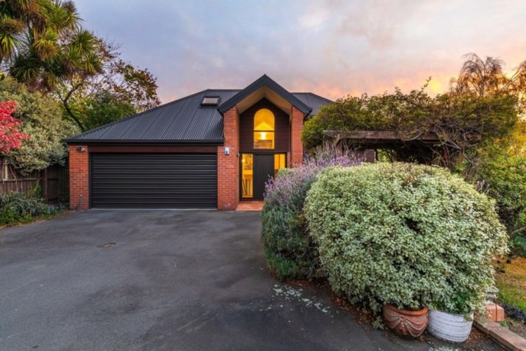 Photo of property in 148a Dyers Pass Road, Cashmere, Christchurch, 8022
