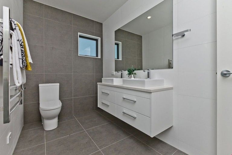 Photo of property in 10 Whaley Greens, Silverdale, 0932