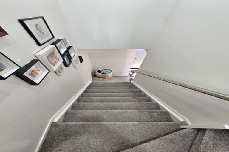 Photo of property in 9/6 Kereru Street, Henderson, Auckland, 0612