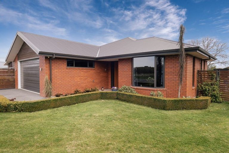 Photo of property in 17 Buckleys Terrace, Tinwald, Ashburton, 7700