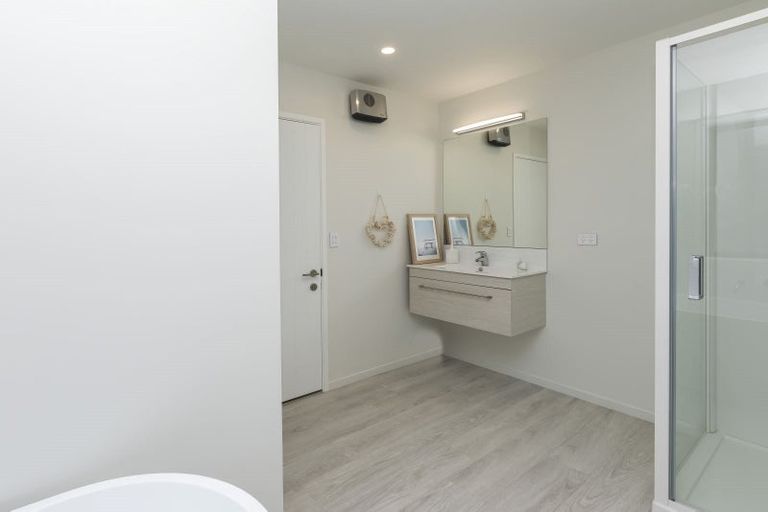 Photo of property in 117 Prestons Park Drive, Marshland, Christchurch, 8083