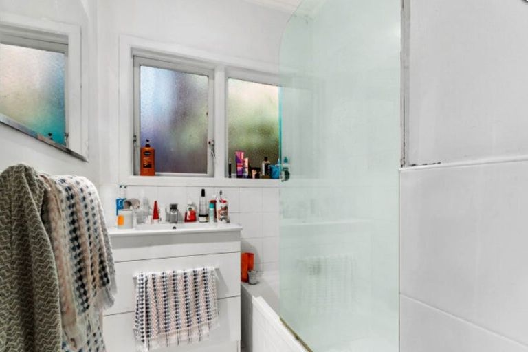 Photo of property in 34 Richmond Avenue, Karori, Wellington, 6012