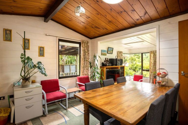 Photo of property in 109 Poplar Grove, Whalers Gate, New Plymouth, 4310