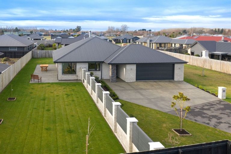 Photo of property in 20 Whiteoak Grove, Tinwald, Ashburton, 7700