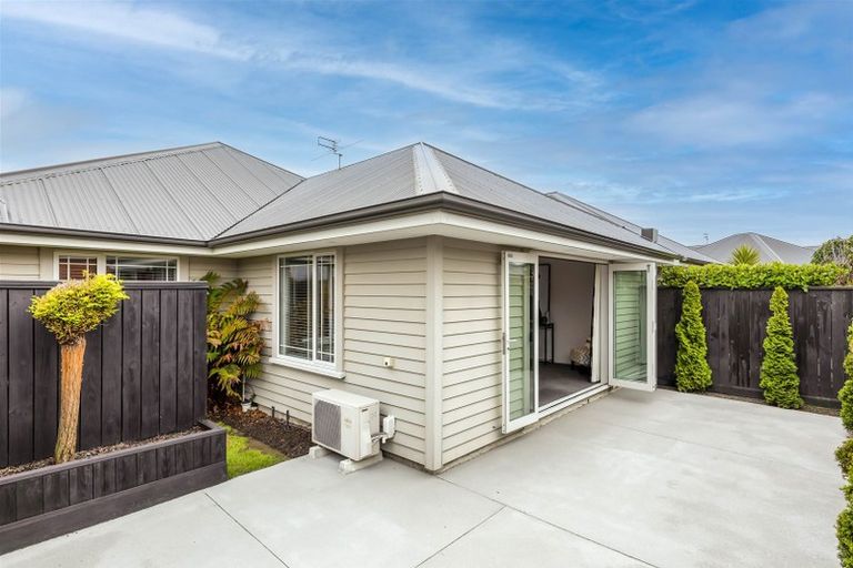 Photo of property in 6 Date Crescent, Aidanfield, Christchurch, 8025