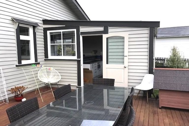 Photo of property in 28 Matenga Street, Waikanae, 5036