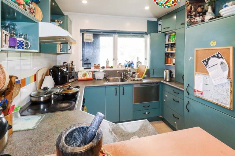 Photo of property in 97 Churton Drive, Churton Park, Wellington, 6037