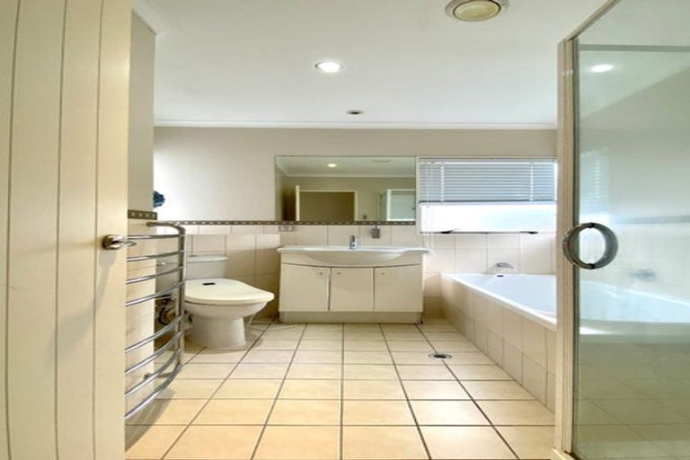 Photo of property in 11 Gold Street, Albany Heights, Auckland, 0632