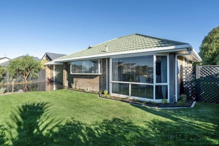 Photo of property in 51 Queenspark Drive, Parklands, Christchurch, 8083