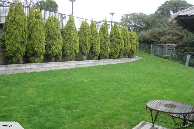 Photo of property in 17 Holly Grove, Maungaraki, Lower Hutt, 5010