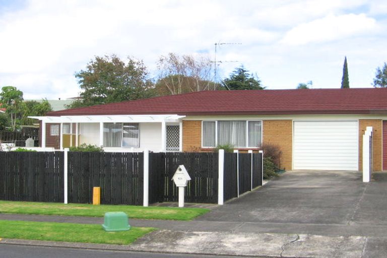 Photo of property in 1/5 Vivian Wilson Drive, Eastern Beach, Auckland, 2012