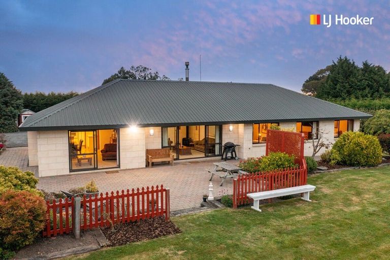 Photo of property in 35 Green Island Bush Road, Blackhead, Dunedin, 9076