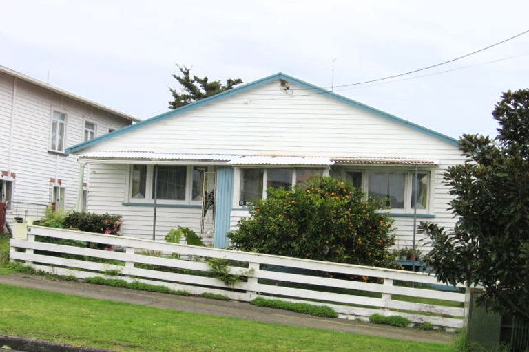 Photo of property in 3 Karaka Street, Helensville, 0800