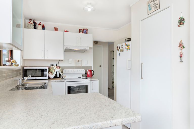 Photo of property in 17a Pemberton Crescent, Greerton, Tauranga, 3112