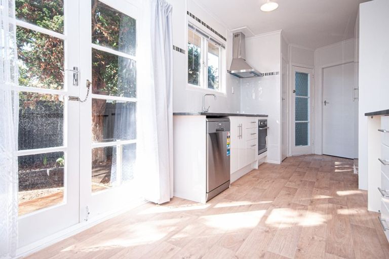 Photo of property in 2 Deanwell Avenue, Deanwell, Hamilton, 3206