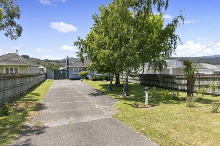 Photo of property in 118 Wainuiomata Road, Wainuiomata, Lower Hutt, 5014