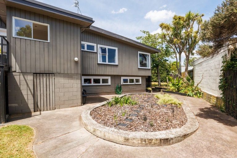 Photo of property in 12 Kent Crescent, Awapuni, Palmerston North, 4412