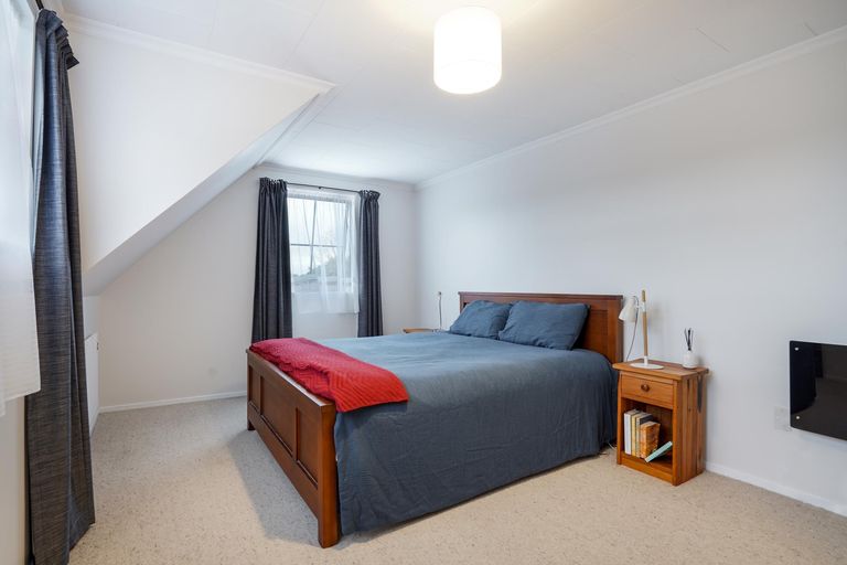 Photo of property in 6 Centennial Drive, Hokowhitu, Palmerston North, 4410