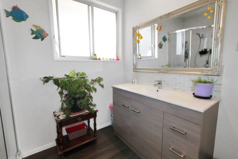 Photo of property in 17 Kiwi Street, Pahiatua, 4910