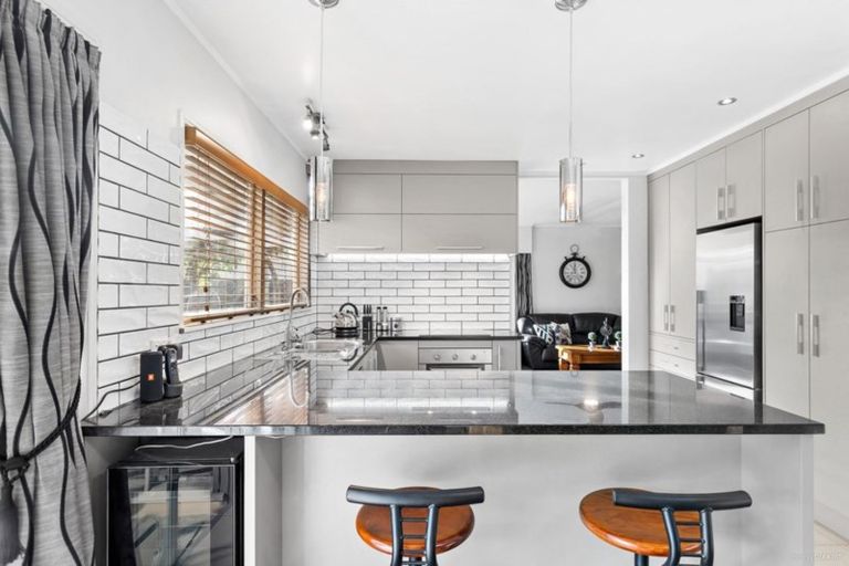 Photo of property in 13 Barnhill Crescent, Pahurehure, Papakura, 2113