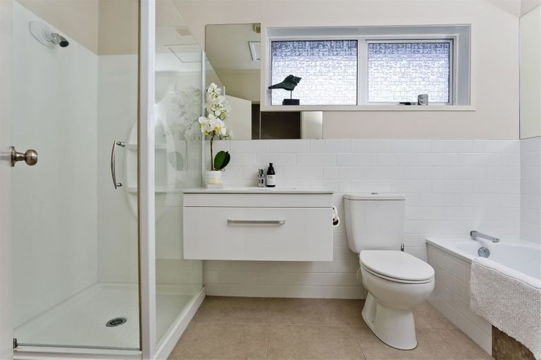 Photo of property in 1/134 Arran Road, Browns Bay, Auckland, 0630