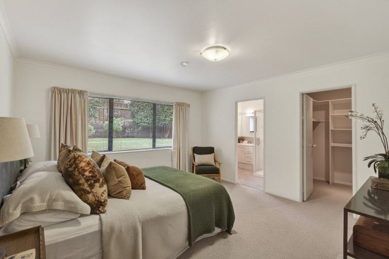 Photo of property in 15 Sandel Rise, Merrilands, New Plymouth, 4312