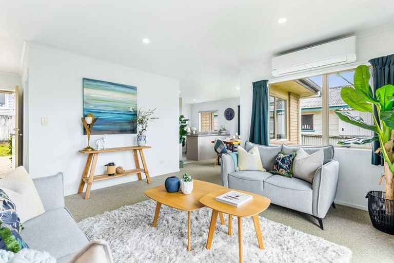 Photo of property in 25a Sylvan Crescent, Te Atatu South, Auckland, 0610