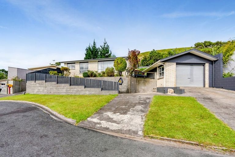Photo of property in 15 Shaldon Crescent, Blagdon, New Plymouth, 4310