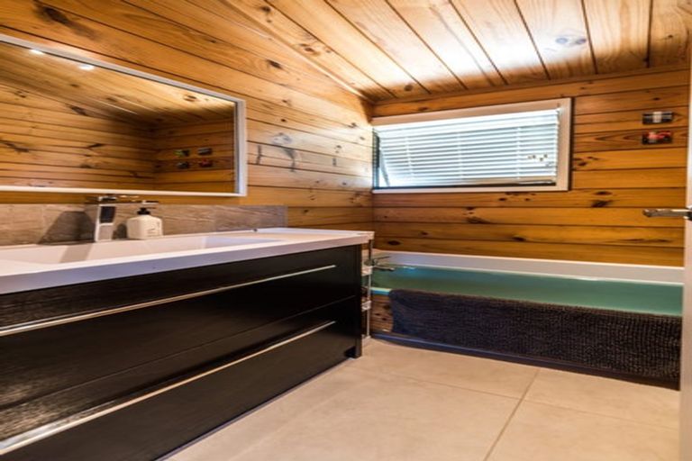 Photo of property in 6 Bluewater Place, Wattle Downs, Auckland, 2103