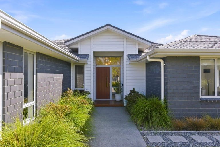 Photo of property in 11 Taranui Way, Paraparaumu Beach, Paraparaumu, 5032