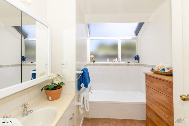 Photo of property in 8 Huntington Drive, Huntington, Hamilton, 3210