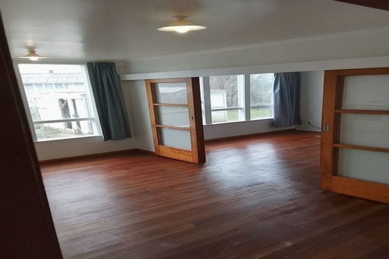 Photo of property in 73-75a Hereford Street, Cannons Creek, Porirua, 5024