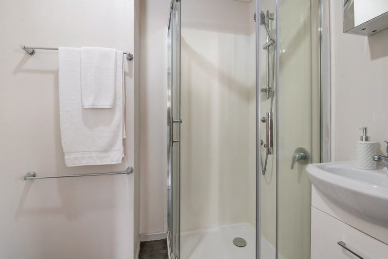 Photo of property in 1/179 Centreway Road, Orewa, 0931