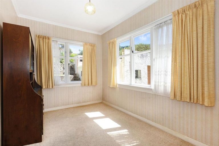 Photo of property in 4 Tainui Terrace, Tawa, Wellington, 5028