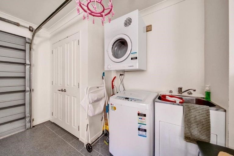 Photo of property in 37 Victoria Street, Hawera, 4610