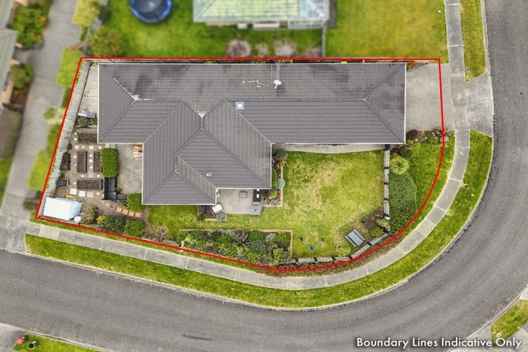 Photo of property in 20 Gandalf Crescent, Paraparaumu, 5032