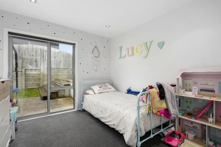 Photo of property in 21 Cosgrove Rise, Riverstone Terraces, Upper Hutt, 5018