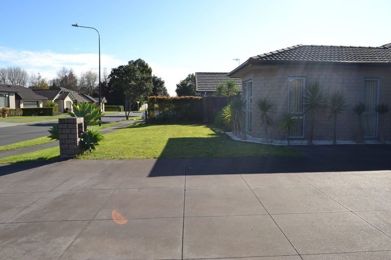 Photo of property in 8 Pohutukawa Place, Karaka, Papakura, 2113
