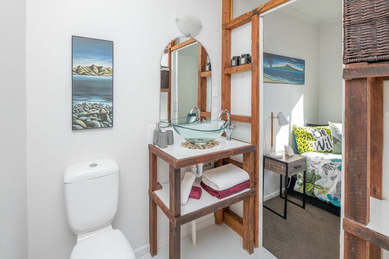 Photo of property in 19 Oxford Street, Waikari, 7420