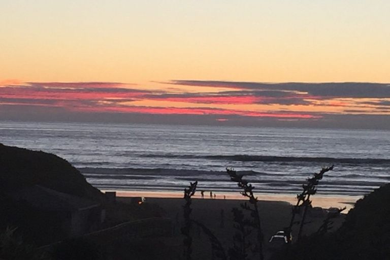 Photo of property in 15 Oceanview Terrace, Tirohanga, Lower Hutt, 5010