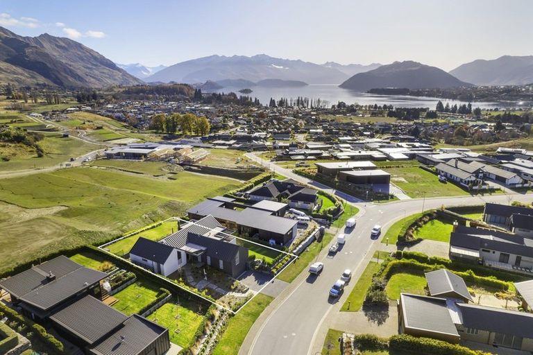 Photo of property in 5 Ruby Ridge, Wanaka, 9305