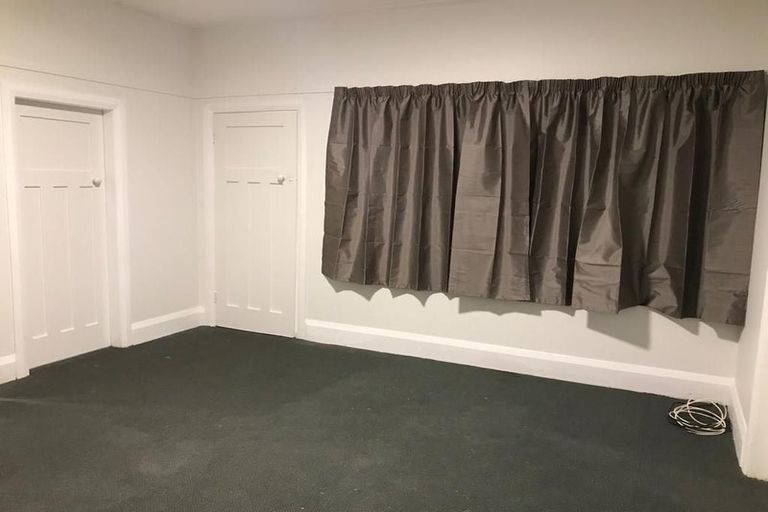 Photo of property in 17 Naughton Terrace, Kilbirnie, Wellington, 6022