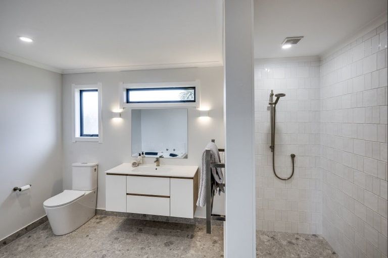 Photo of property in 8 Scarrott Road, Bay View, Napier, 4104