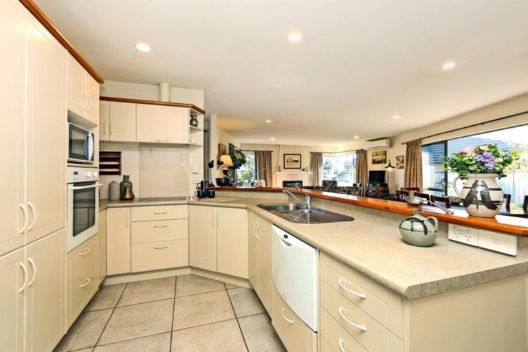 Photo of property in 6 Saint Hill Lane, Havelock North, 4130