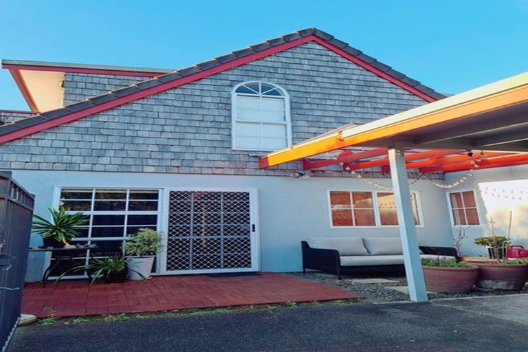 Photo of property in 450 West Coast Road, Glen Eden, Auckland, 0602