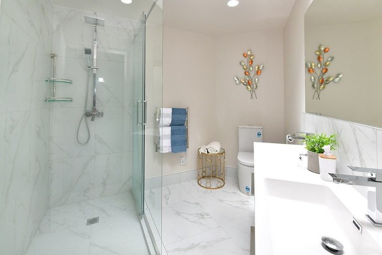 Photo of property in 16 Dee Place, Torbay, Auckland, 0630