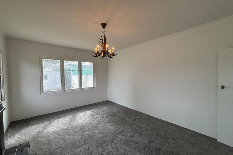 Photo of property in 33 Burns Street, Tawhero, Whanganui, 4501